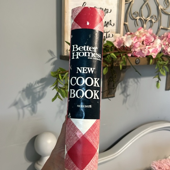 Vintage Better Homes and Gardens Red Checkered Cookbook - Picture 3 of 17